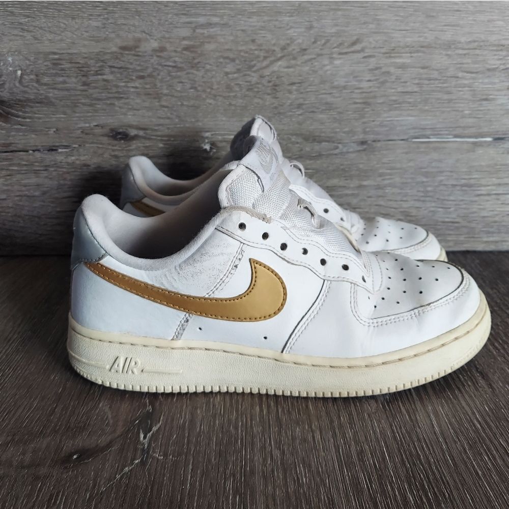 Nike Air Force 1 '07 White Metallic Gold DD8959-106 Women's Sneakers Size 7